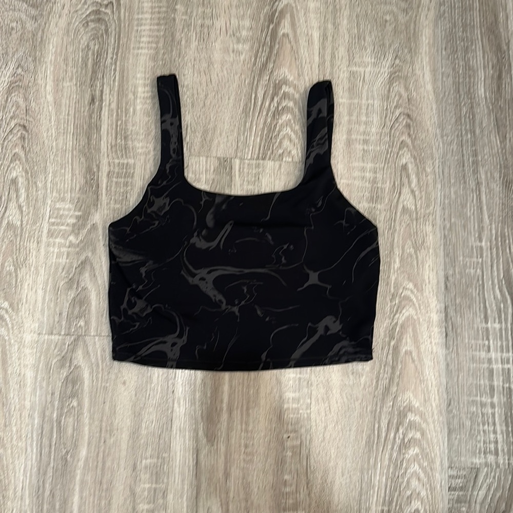 Black Pattern Square Neck Built In Bra Workout Crop Top